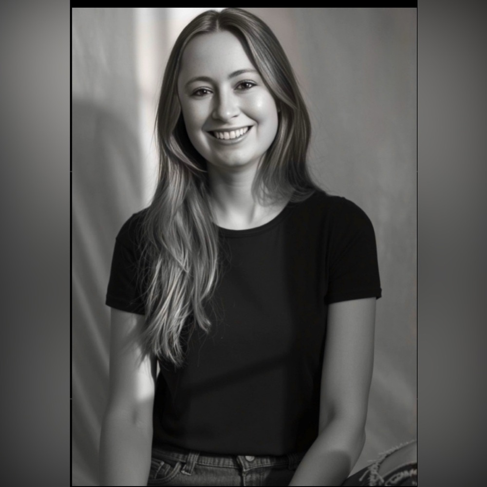 Meet your Posher, Adrienne
